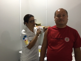 Policlínica de Nova Iguaçu participa da campanha de vacinação contra a gripe