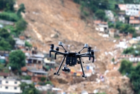 Drones do Corpo de Bombeiros auxiliam na busca por desaparecidos em Petrópolis
