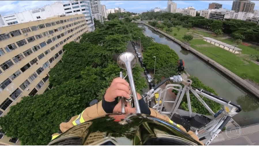 Bombeiro assume nova função durante combate à Covid-19 no Rio de Janeiro – Jornal Nacional/TV Globo