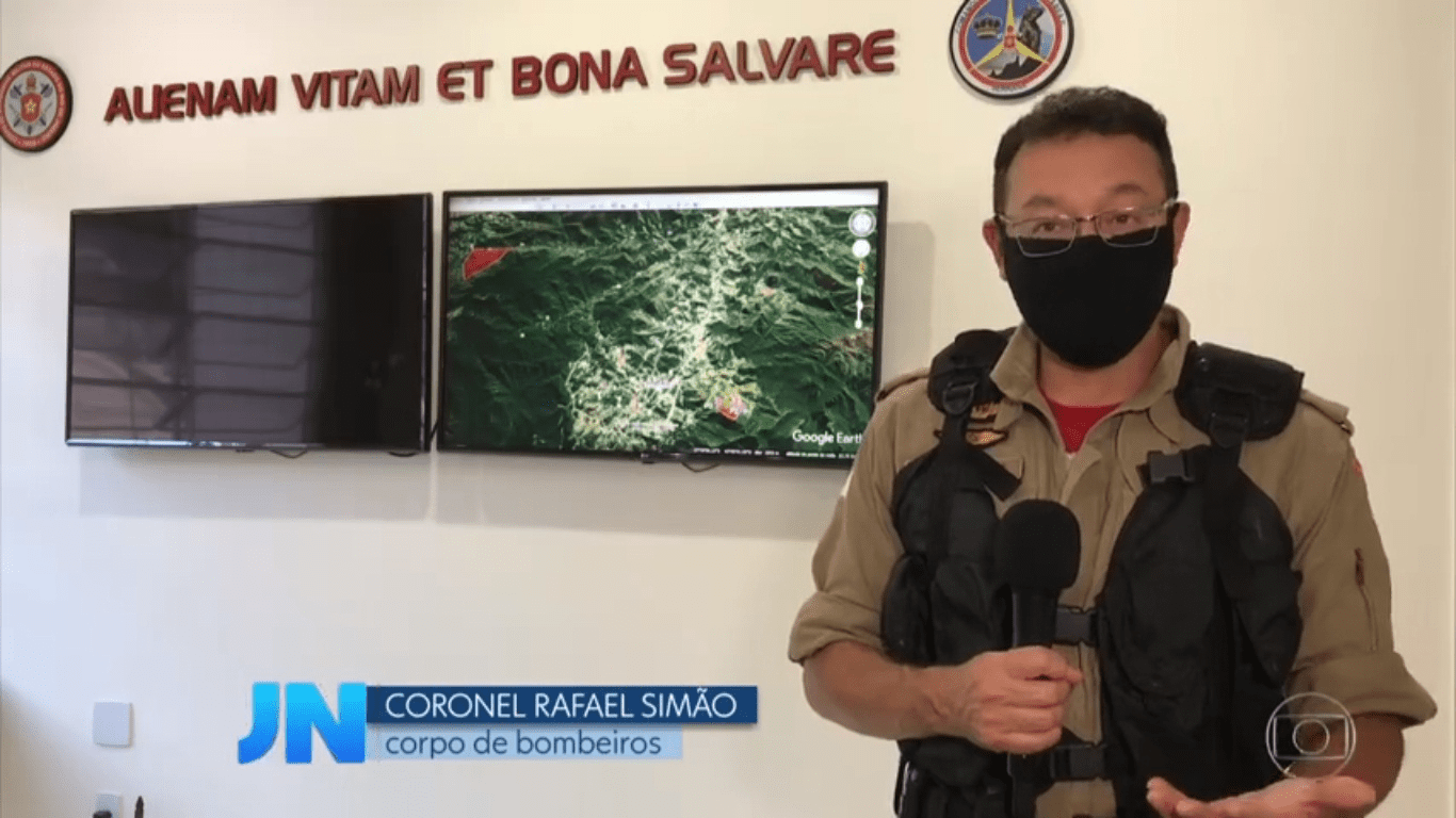 Corpo de Bombeiros RJ permanece no combate às chamas em áreas de reserva ambiental na Serra – TV Globo (Jornal Nacional)