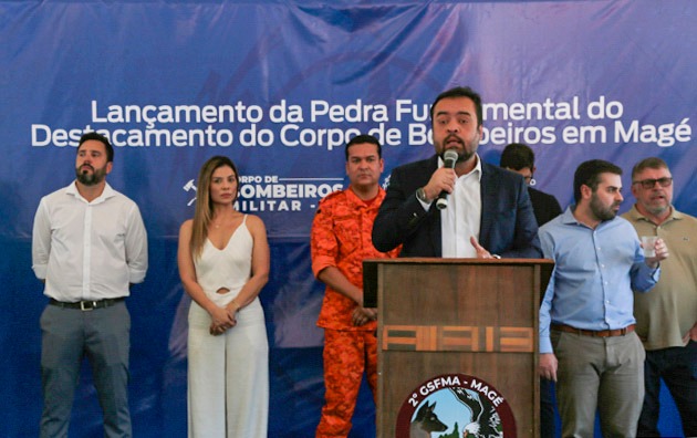 Governador lança pedra fundamental de novo quartel do Corpo de Bombeiros em Magé