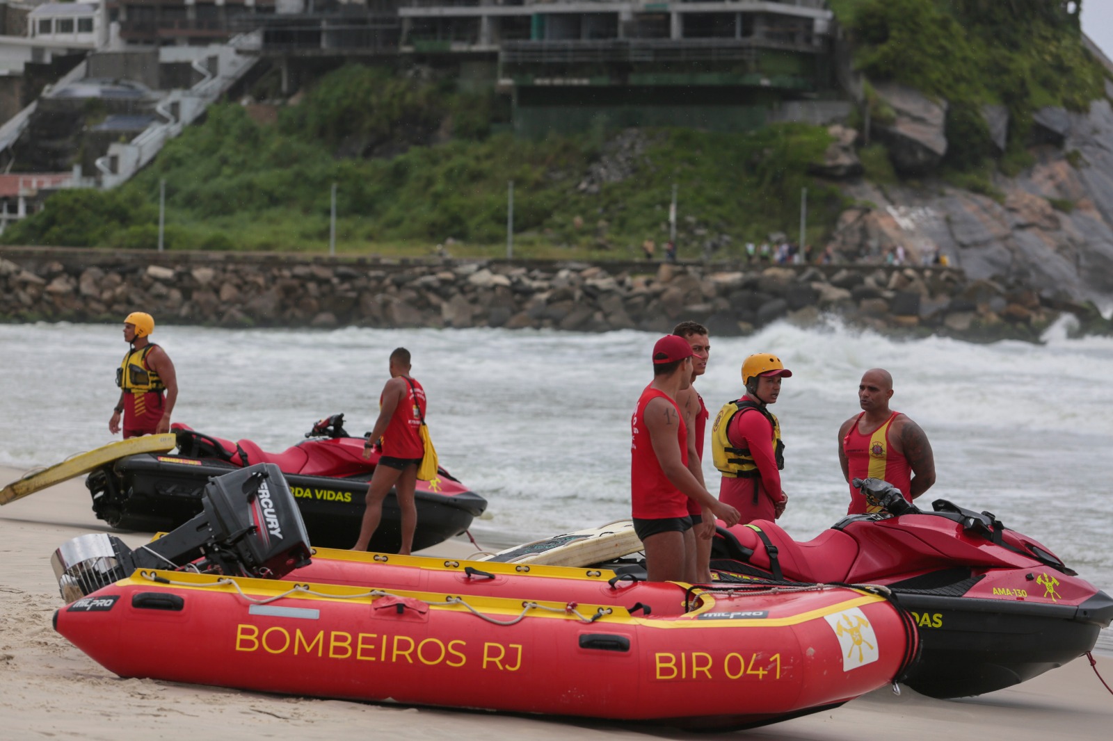 Guarda-vidas do Corpo de Bombeiros RJ se superam em competições profissionais na Barra da Tijuca