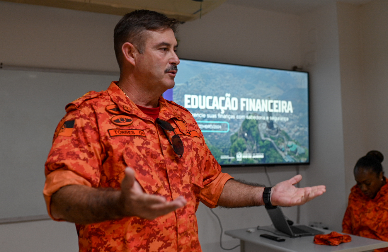 Projeto de Educação Financeira promove oficina com especialistas da SEDCON-RJ na sede da DGAS