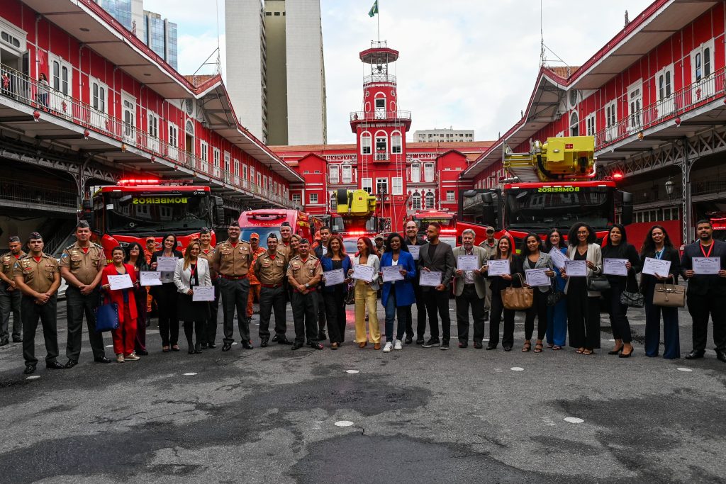 Defesa Civil RJ e CBMERJ homenageiam profissionais da imprensa no Quartel Central