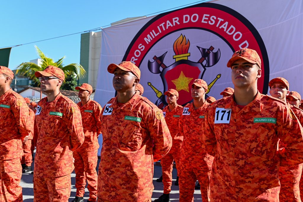 Corpo de Bombeiros do RJ celebra os 50 anos do Centro de Formação e Aperfeiçoamento de Praças