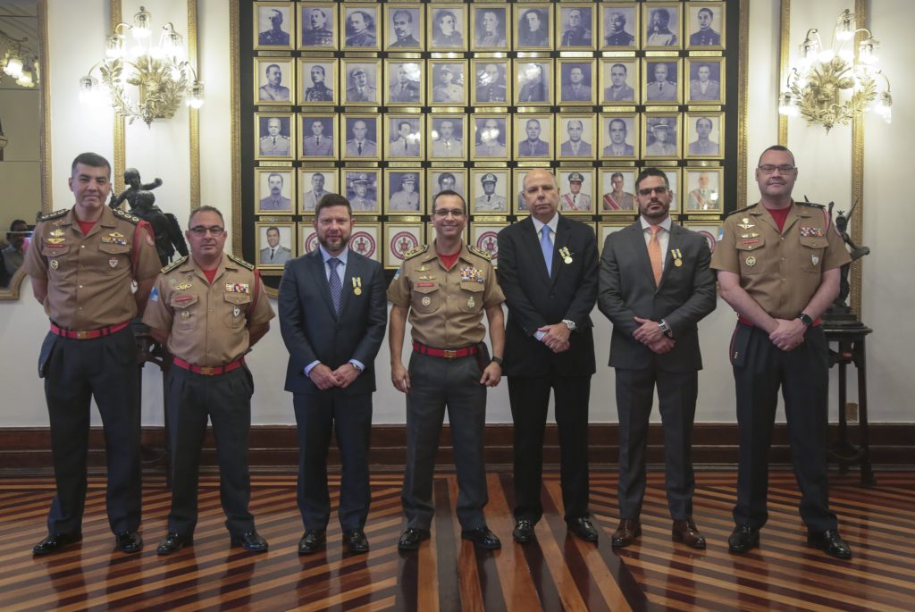 CBMERJ realiza entrega de Medalha Mérito da Defesa Civil