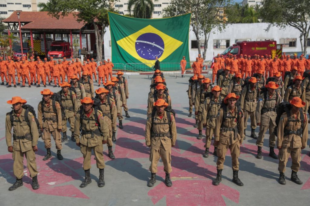 Cadetes do CBMERJ concluem Estágio de Busca, Resgate e Sobrevivência 2025