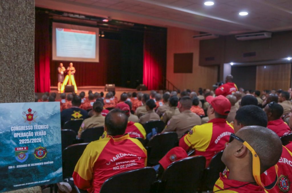 Corpo de Bombeiros realiza 1º Congresso Técnico de Salvamento Marítimo em preparação para o verão