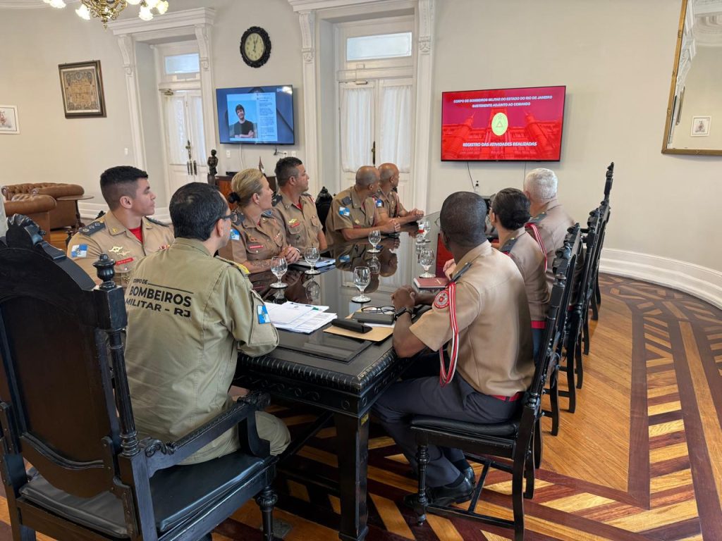 Comandante-Geral promove reunião com Subtenentes-Adjuntos para fortalecer diálogo com a tropa
