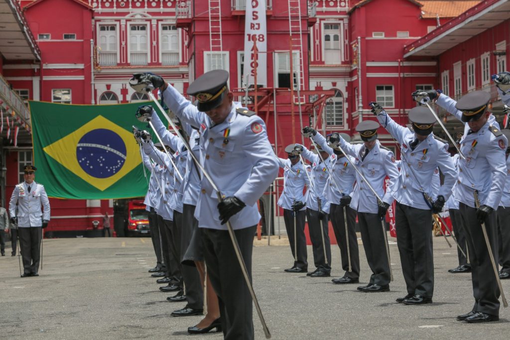 Corpo de Bombeiros RJ lança edital com 50 vagas para o Curso de Formação de Oficiais