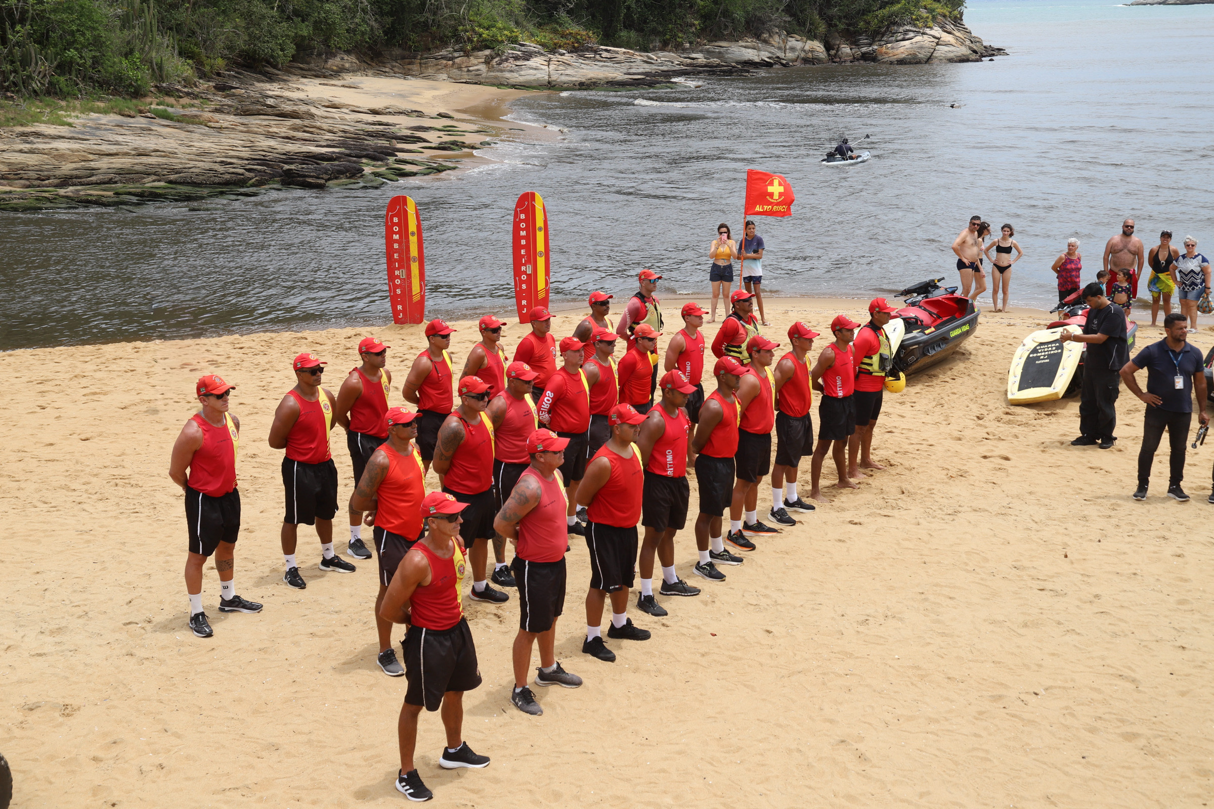 Projeto Bombeiro 100% fortalece a segurança no Litoral Norte Fluminense com inaugurações em Macaé e Rio das Ostras