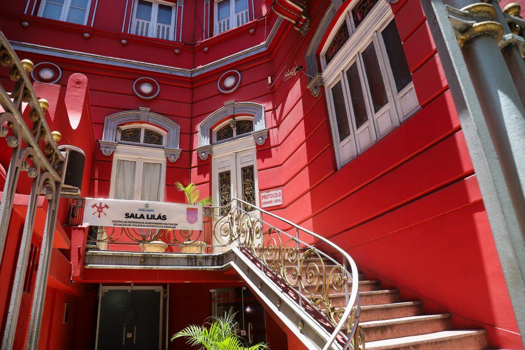 Sala Lilás do CBMERJ é reinaugurada após reforma e retoma atendimentos em espaço modernizado