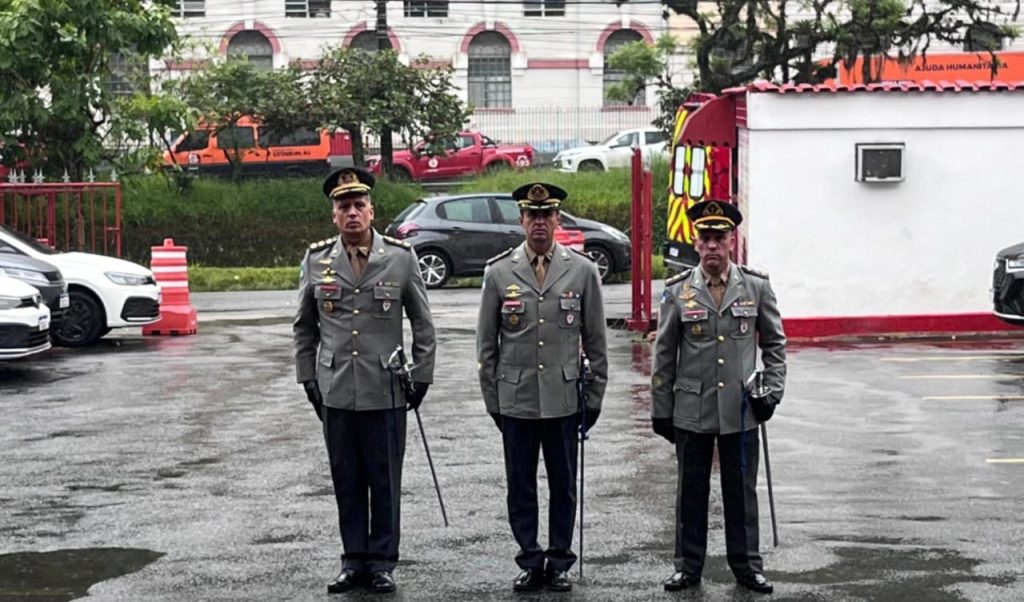 15º GBM em Petrópolis realiza solenidade de passagem de comando