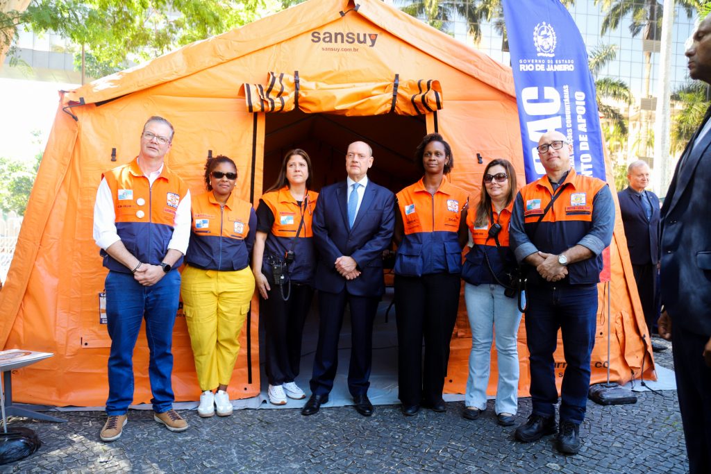 SEDEC e CBMERJ participam da Ação da Cidadania: “Registre-se” no Centro do Rio