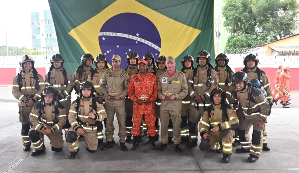 Corpo de Bombeiros realiza a formatura da 11ª a turma de Especialistas em Combate a Incêndio Urbano