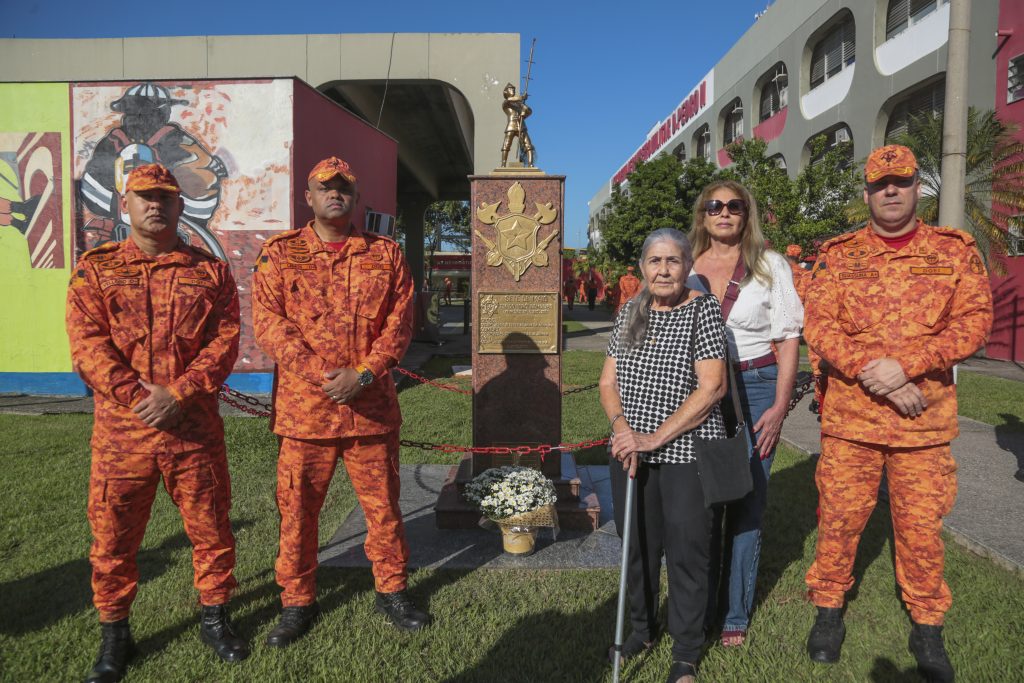 Heróis da Ilha do Braço Forte: CBMERJ homenageia militares tombados em serviço