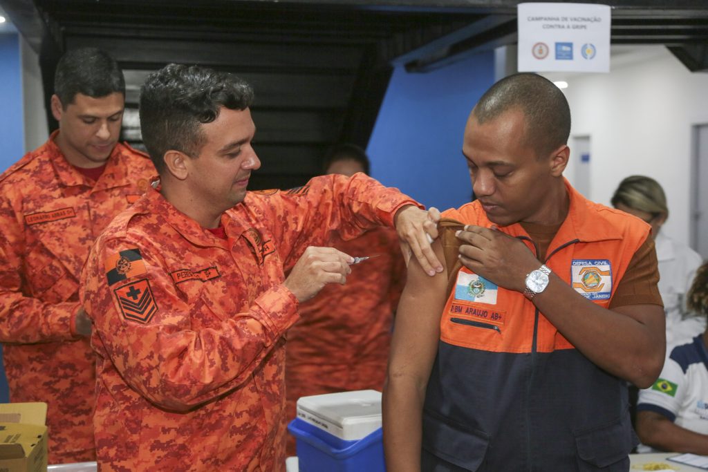 CBMERJ promove campanha de vacinação no CICC em parceria com unidade municipal de saúde