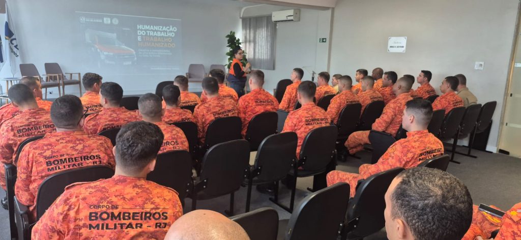 Bombeiros realizam  capacitação para militares do CBA Norte/Noroeste