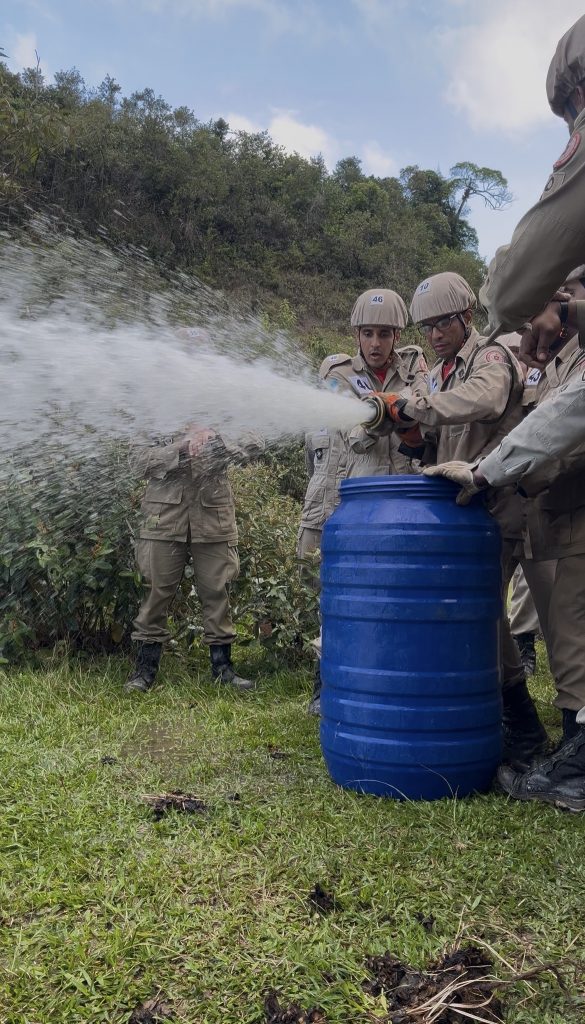 GTSAI realiza instrução de captação de água para alunos do Curso de Prevenção e Combate a Incêndios Florestais