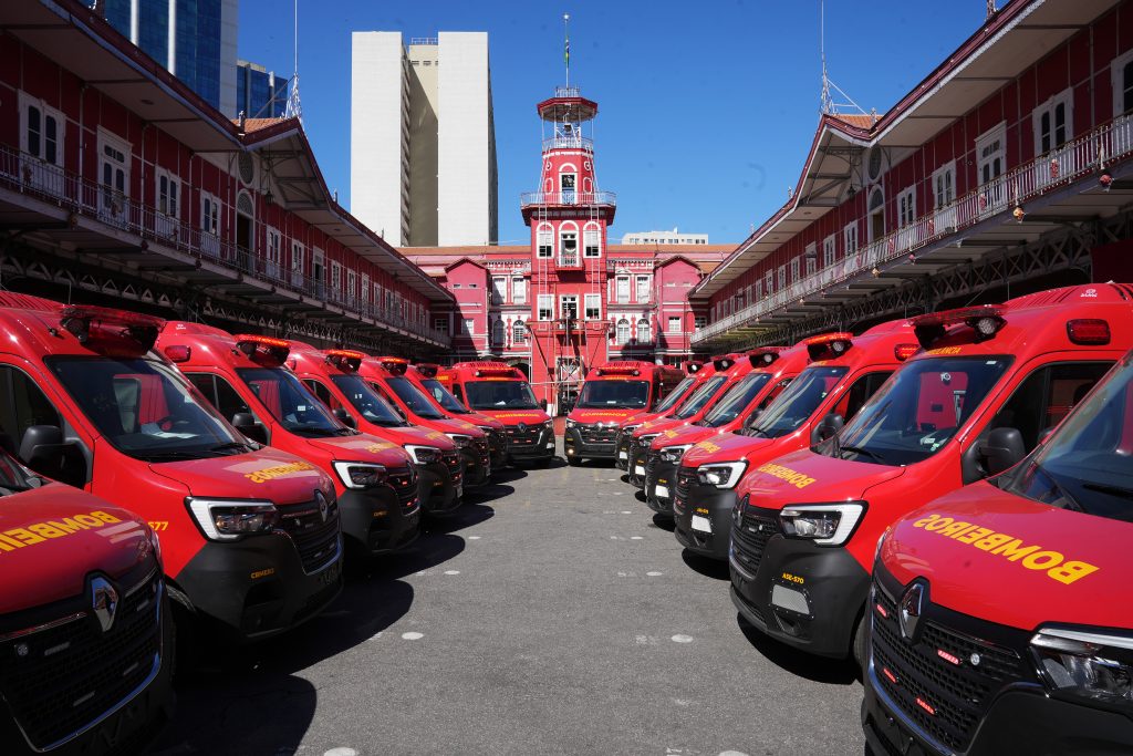 Corpo de Bombeiros do Rio amplia atendimento à população com 14 novas ambulâncias