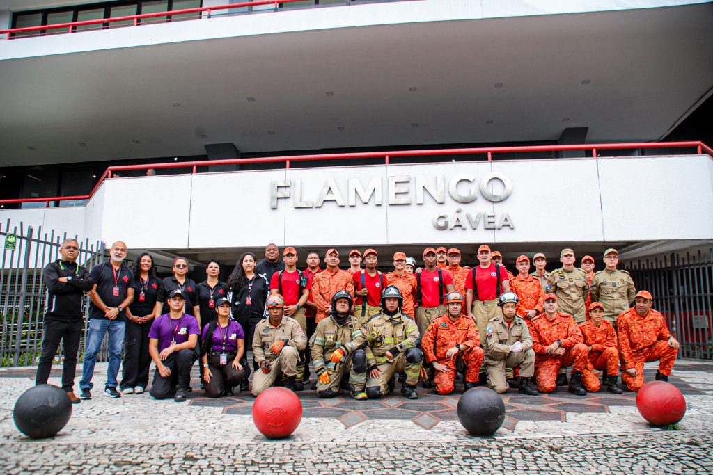 CBMERJ realiza exercício simulado de combate a incêndio e evacuação no Clube de Regatas do Flamengo