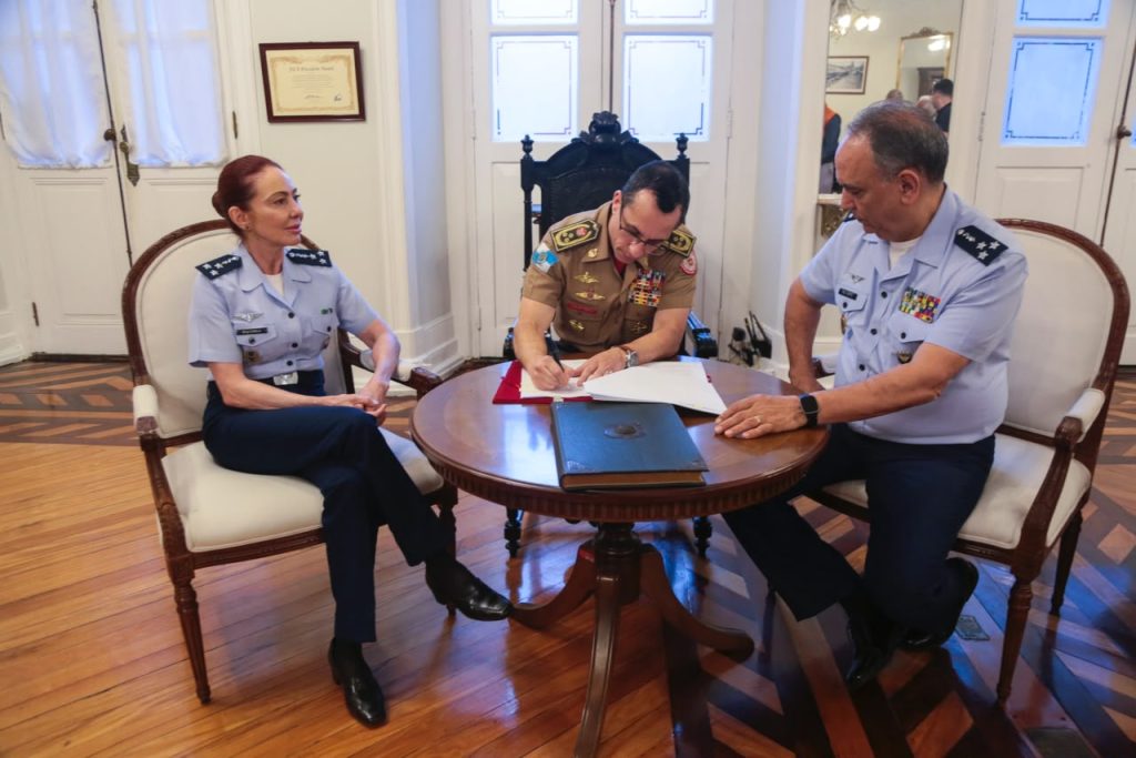 CBMERJ firma acordo com a Força Aérea Brasileira e se torna a primeira força auxiliar do país a integrar a Comunidade AGHUse