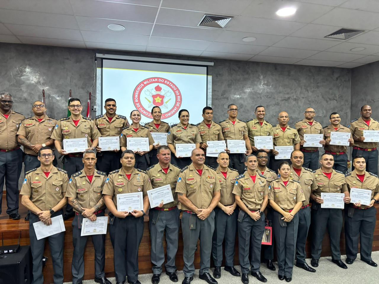 CBMERJ forma nova turma de Bombeiros que concluíram o 4º Curso de Polícia Judiciária Militar/2026